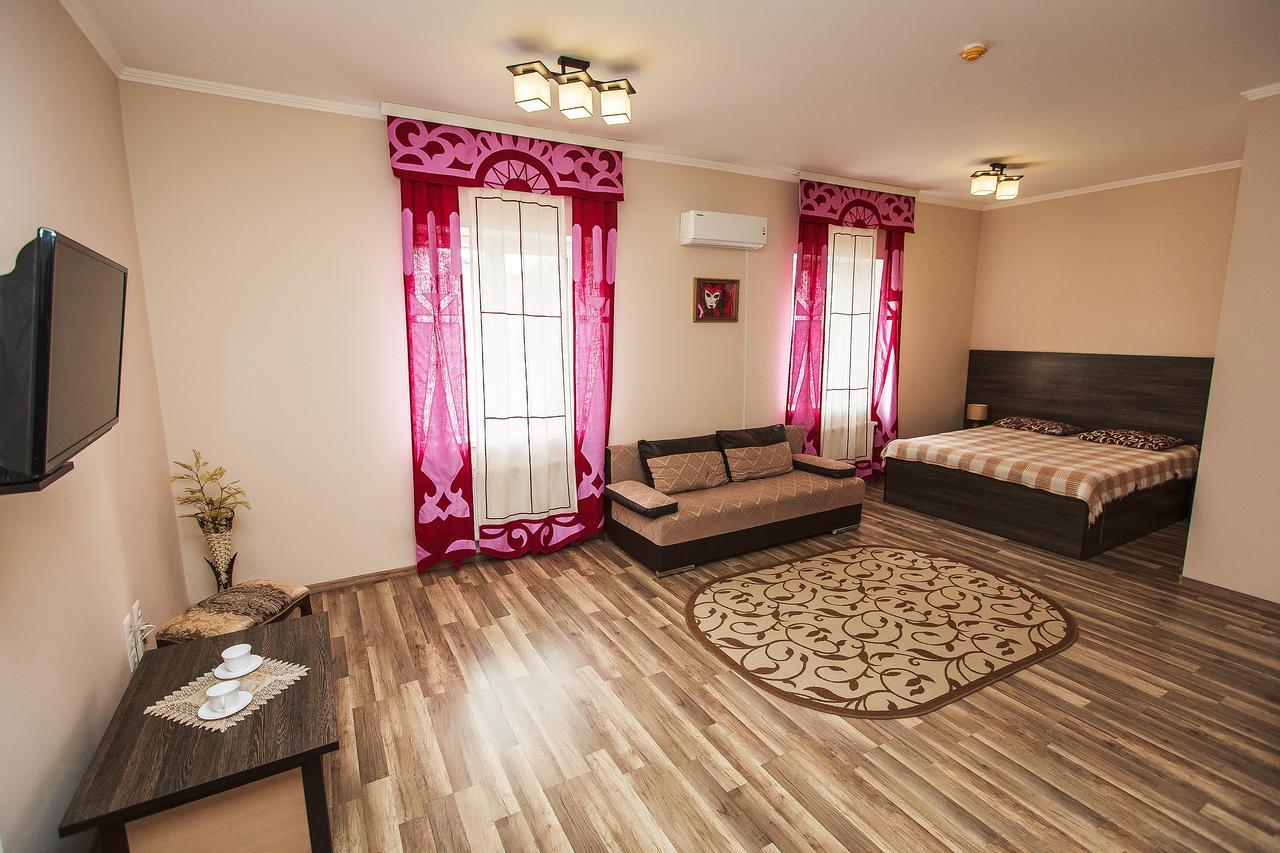 Slavyanskaya Hata Hotel Барановичі Екстер'єр фото