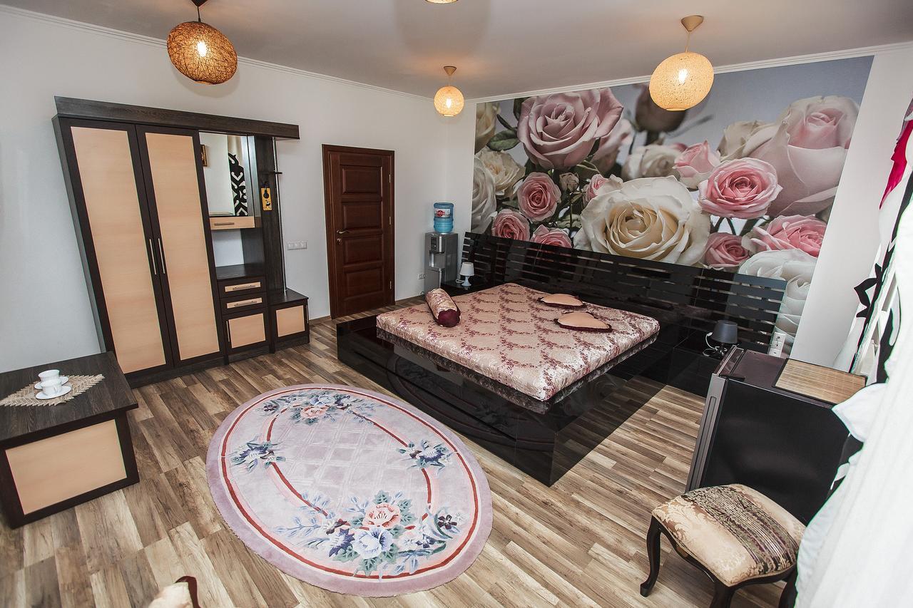 Slavyanskaya Hata Hotel Барановичі Екстер'єр фото