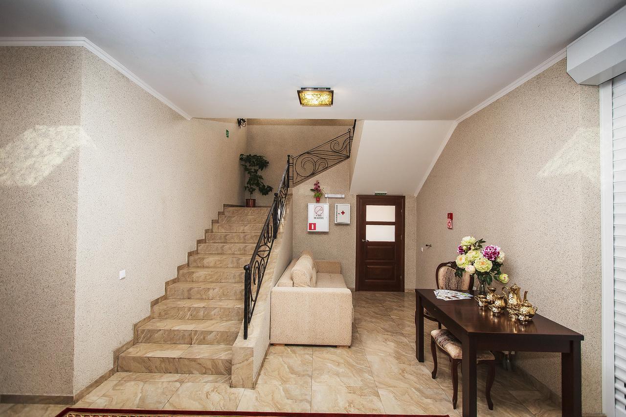 Slavyanskaya Hata Hotel Барановичі Екстер'єр фото