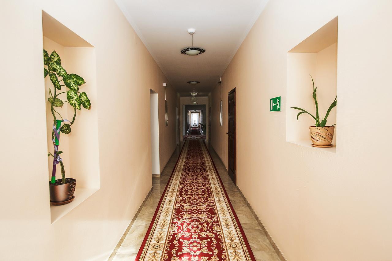 Slavyanskaya Hata Hotel Барановичі Екстер'єр фото